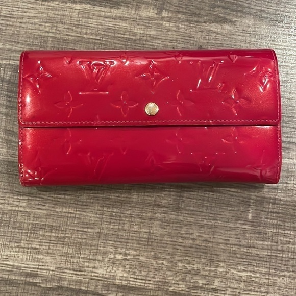Louis Vuitton Handbags - EUC LOUIS VUITTON RED VERINS SARAH  WALLET​​​​​​​